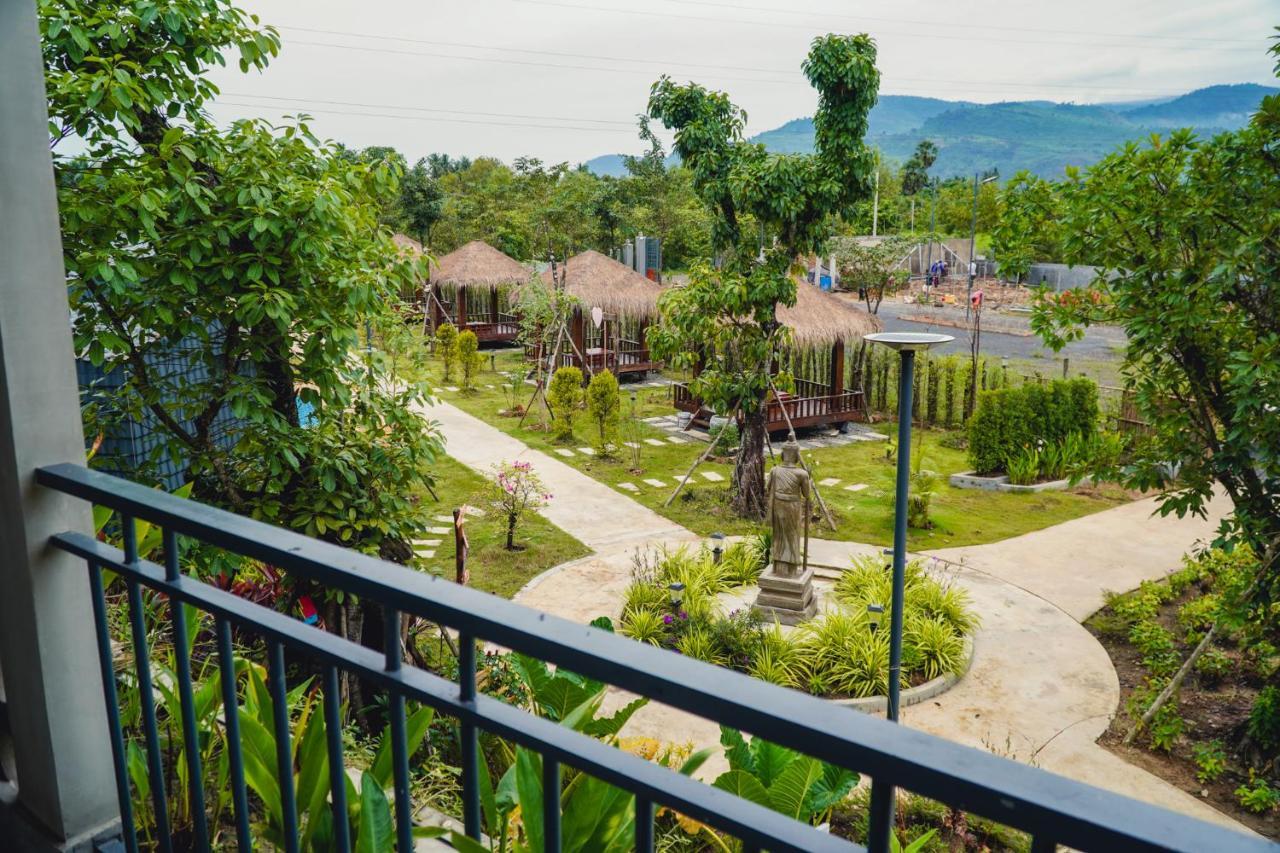 Kampot Tropical Village Exterior photo