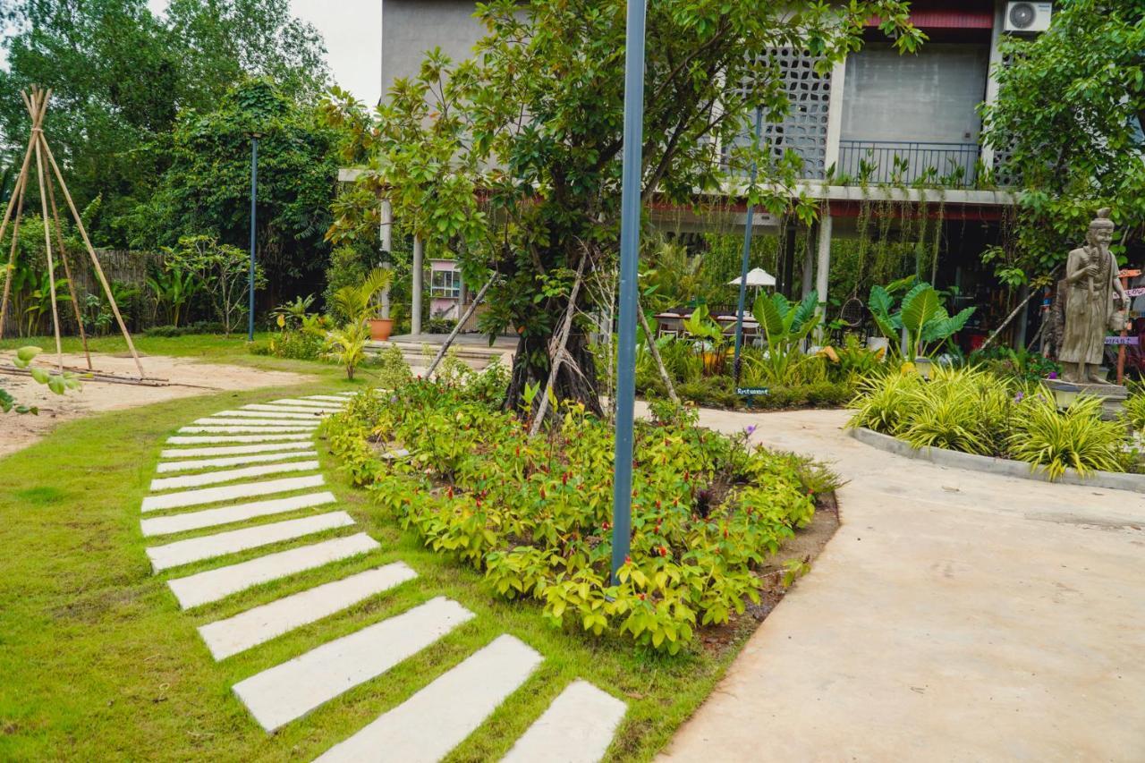 Kampot Tropical Village Exterior photo